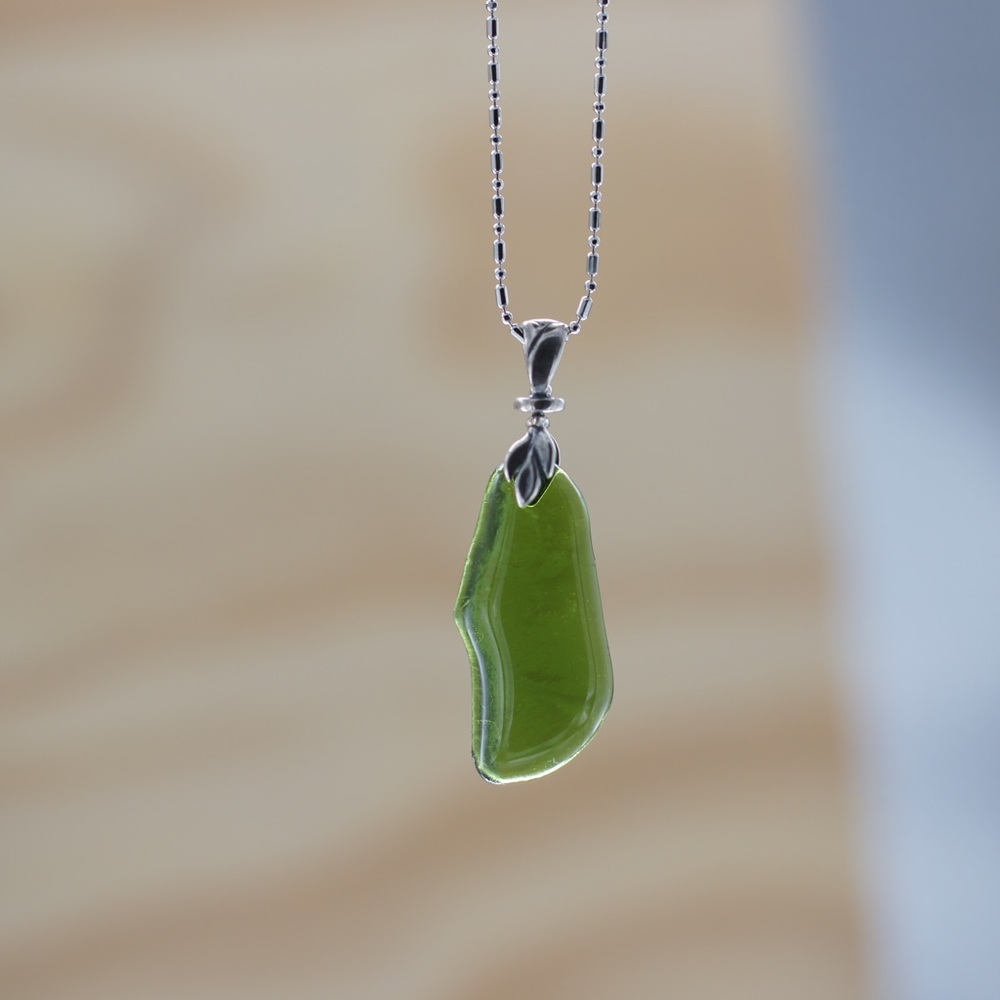 Wine Necklace Green Glass Silver Leaf Nature Platinum Precious Metal Seaglass